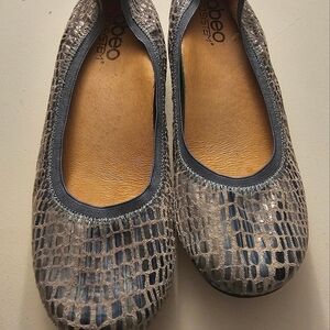 ABEO Tia BIO System 7.5N Flats Blue/Grey Snake Suede